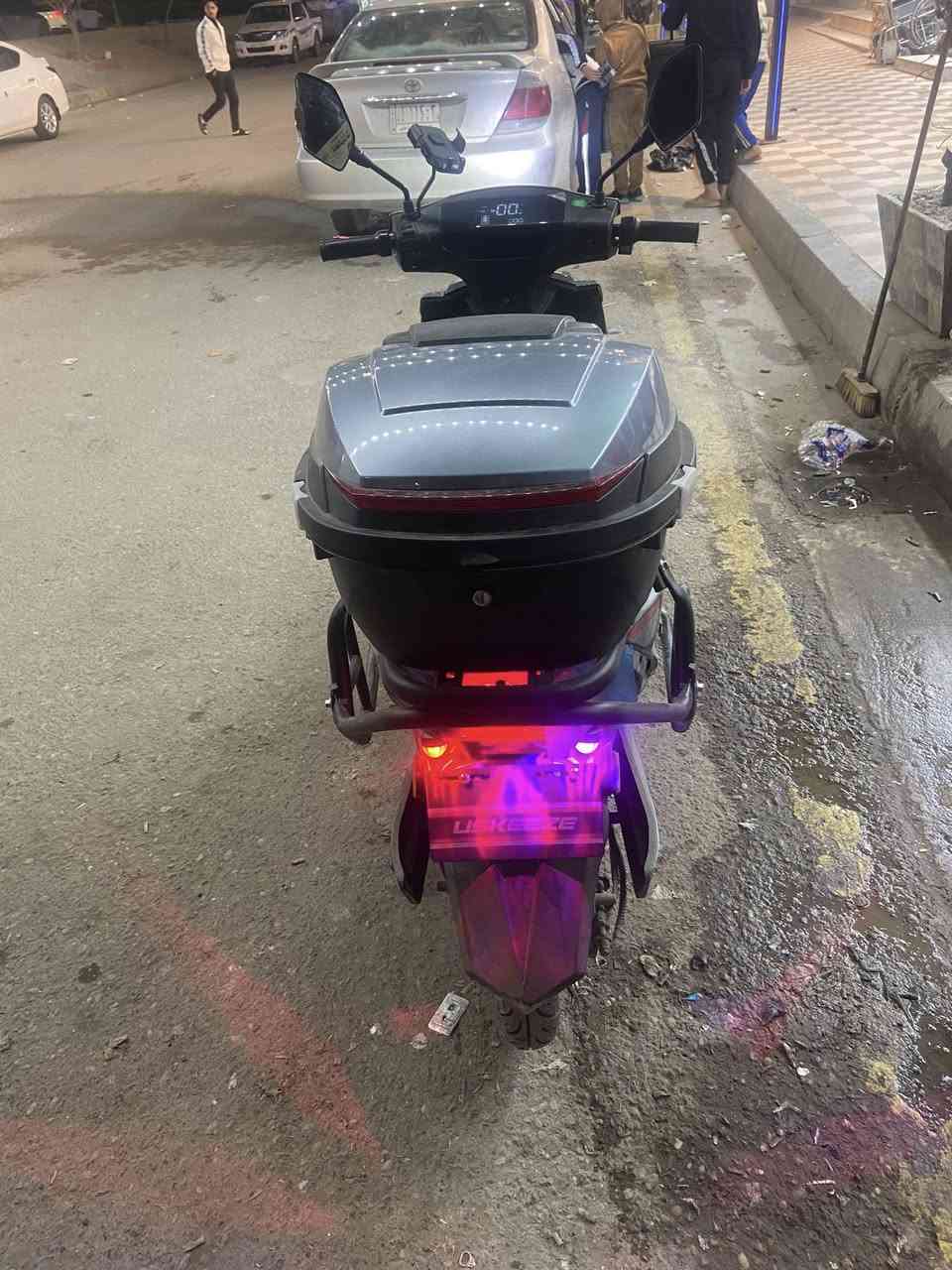 موطور شحن للبيع موديل 2025 بطاريات مفوله الله شاهد مصار شهرين من شتريته شراي  تواصل وياي واتس اب فقط ***********
