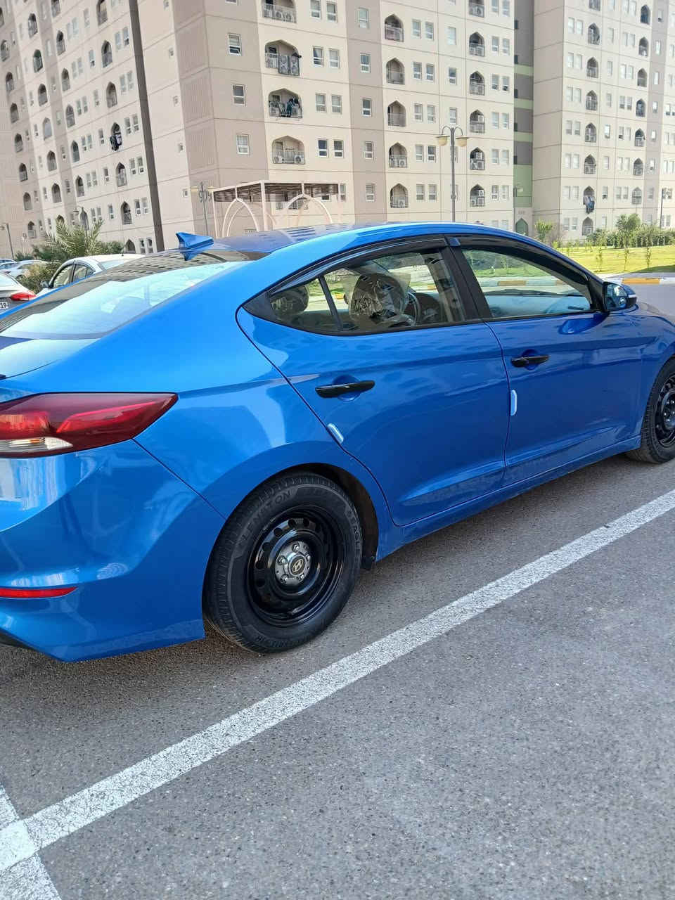 السلام عليكم
النترا مديل 2018 كندي السيارة حادثهة جاملغ وبنيد بدون دواخل وبيهة طخة بين البابتين ومصبوغات رقم بغداد دولي بسمي السيارة جاهزة كير محرك تبريد ثلج صدر جديد تخم تاير جديد 
المواصفات
بصمة تشغيل
فتحة 
اشاير مري 
دخول ذكي بدون مفتاح 
صندوق ذكي عند اقتراب البصمة 
كشنات تدفئة وتبريد 
لد امامي 
رادار جانبي 
محرك 2000 دوش 
ثلاث وضعيات قيادة 
منضومة غاز جديدة 
السيارة جاهزة من كل النواحي السعر 120 وبيهة مجال بسيط مكاني بسماية الهاتف ***********
