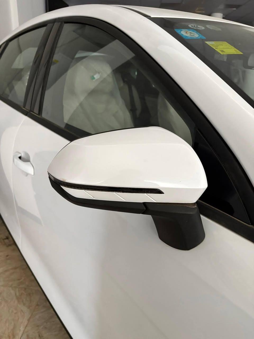 ✅ BYD Qin PLUS  2025
ماشيه  ألف على كهرباء🔋 و ماشيه  300 كم على محرك

عداد المسافة الكلي  ألفين كيلو متر كسر زيرو ☑️ 

داخل جلد ابيض ☑️ 

  💥 مرقم بغداد رقم مميز تسلسل مرتب💥  

كفاله عامه ☑️ 

العنوان بغداد / الشعب خلف نادي النفط 

الاتصال ☎️ 

*********** 📞

