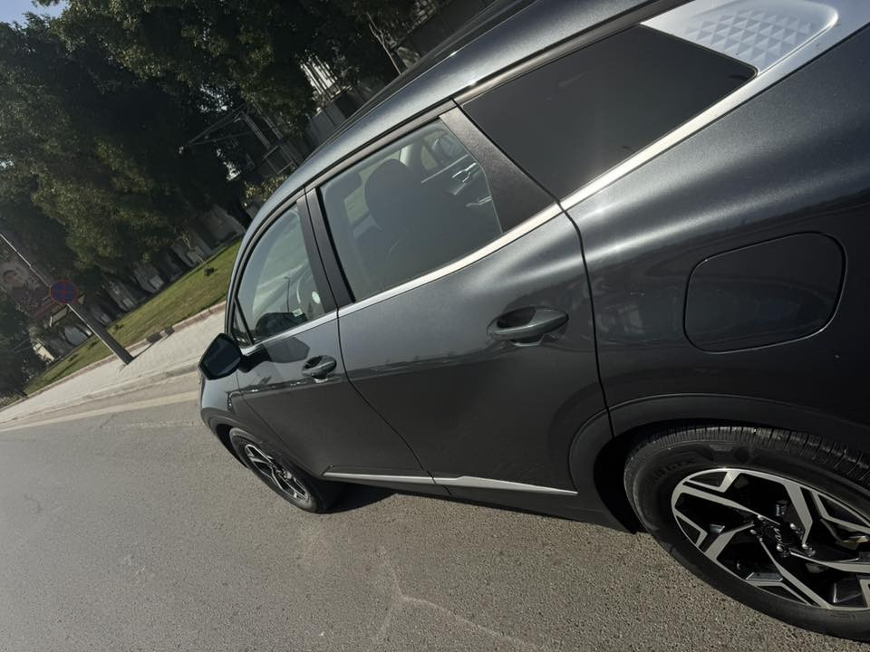 كيا سبورتج موديل 2024 رقم اربيل ماشيه 35الف ميل الحادث ربع البنيد بدون ايرباك وبدون دواخل حته الراديتر بلادي  واكو شخط مال دراجه اباب الخلفي عكس السايق الصبغ ممتضرر بس اثر الشخط وعايفه ممسوي يشتغلو pdr بسعر بسيط 

سعرها 180مكانها بغداد 
***********
