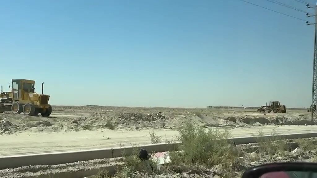 صباح هاذه اليوم تم إنزال الآيات الكريدر بعدد كبير لفتح وتحديد شوارع حي المهندسين نقابه📍 مقابل العتبه 
تتوفر جميع طلاباتكم في أحياء الجزيره (مكتب العوضي) 
نستقبل جميع العروض و نوفر جميع طلاباتكم
☎***********
