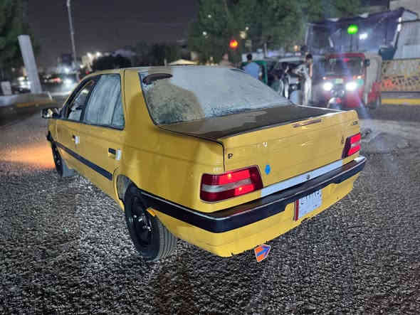 سلام عليكم 
بيجو الميس موديل 15
صدر امامي خافي جديد
شاشه  كبيه وكامره 
كهرباياته كله شغاله
تبريد ثلج ❄️ 
بيه الجاملغ الخلفي فقط
ملاحضه المكينه بيه بدايت تبغير
السياره مصفره هيه وغرامات 
تحويل ثاني يوم 
السعر ٤٠ وبيه مجال 
العنوان بغداد الرشاد 

‭+٩٦٤ ٧٧٣ ٥٦٤ ٣٨٩٤‬
