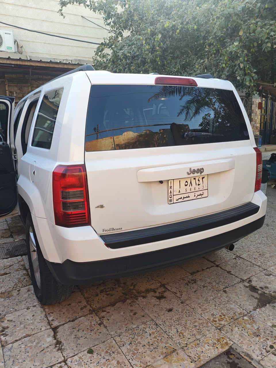 سلام عليكم  جيب باتريوت وارد امريكي 2016 ضربه خلفيه باب صندوك تصليح بدون تبديل مكينه تنقص دهن سنويه بسمي تحويل ثاني يوم مكان بصره زبير  *********** سعر 120 وبيها مجال
