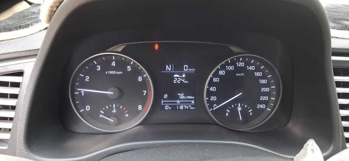 من رخصة الادمن النترا ٢٠١٨ خليجي بأسمي رقم بغداد فول مواصفات عدة البصمه بيه جاملغ السايق مصبوغ والبنيد ما مئثر عله اي شي ماشيه ١١٨ الف عله وضع الشركه ماناقصه اي شي وتحويل ثاني يوم هزه جديده ٣اشهر صارله تجي وتشوف بعينك 
***********وات ساب 
السعر ١٣٦وبيه مجال
