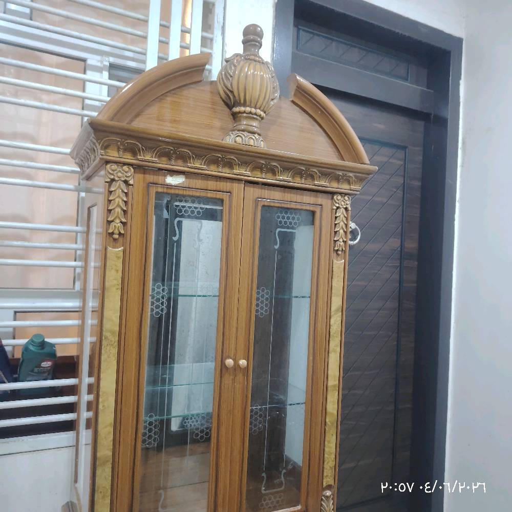 بوفية أو جامخانة شتسموها 🤔😂 المهم هي للبيع وسعرها ٧٥ وبيها مجال مكانها بغداد حي الجهاد ***********