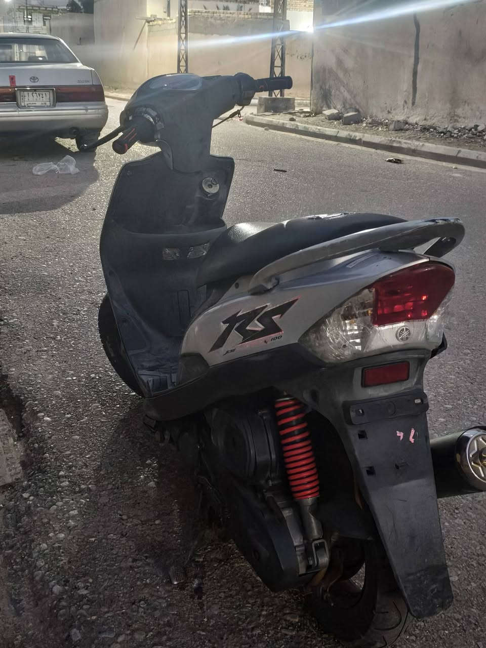 سلام عليكم ماكس عدله رمبة للبيع وكيلها بيت غودي دراجة محركها تجي وتفص كهربائيات عالي ناصي يمنه يسره كلها شغال سلف نكره بكل وقت دراجة 49 بلادي وسوادات ملاح مو اسود واقع احلى من صورة تجي وتشوف بعينك صالنه رياضي وقطره ويدات بريك وبنانزين تاير خلفي امامي جديد دراجة ما بيها اي نقص شغل واطلع سعرها 950 وبيها مجال 
*********** 
مكاني ميسان الف دار ✨
