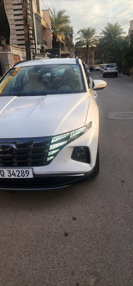 السلام عليكم هونداي توسان ٢٠٢٤ رقم بغداد الانكليزي بصمه وحساس أمامي وخلفي وكشنين كهرباء ودشبول ايباد وبردات ابواب خلفيه ماشيه ٩ الاف كيلو مكفوله سعرها ٢١٨$ مكانها بغداد السيديه  للاتصال ***********
