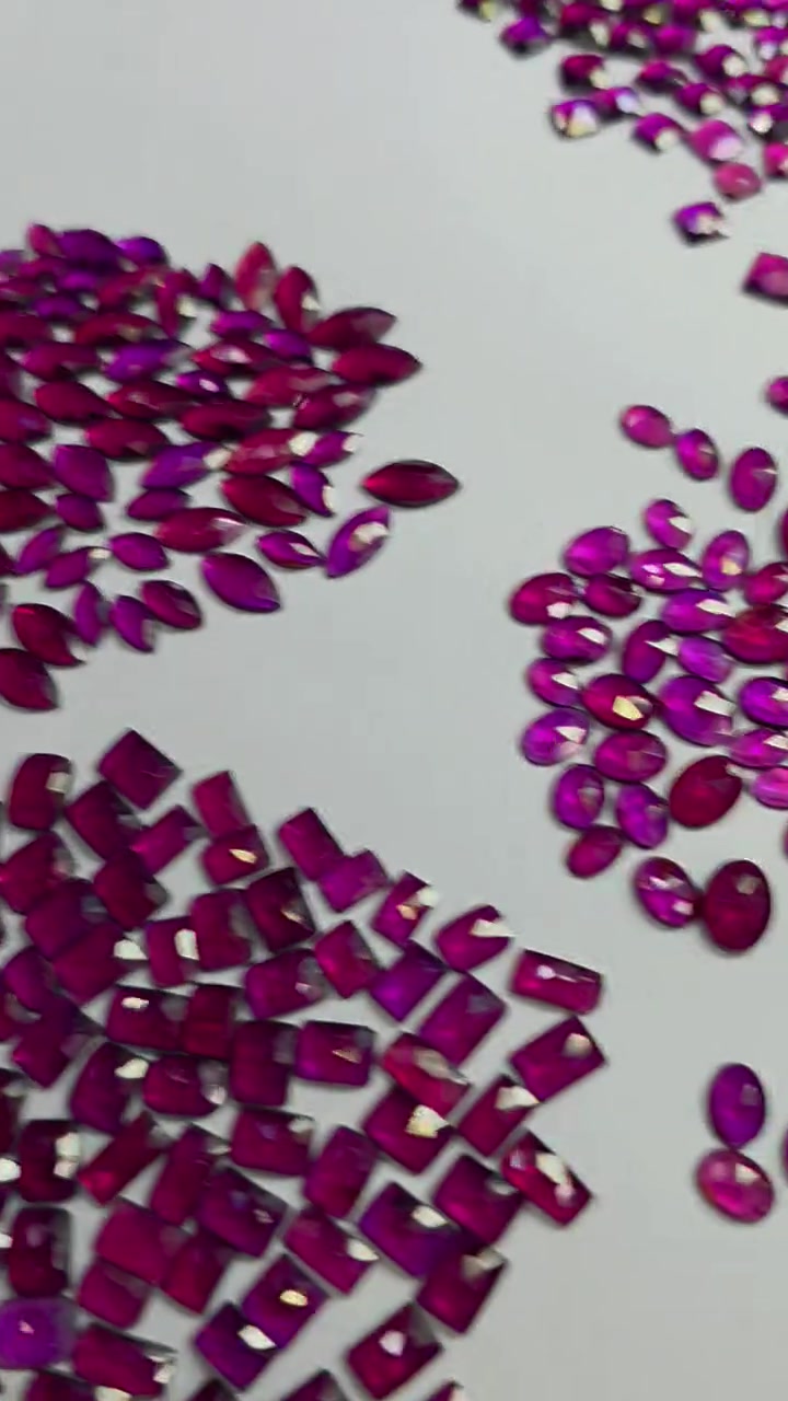 Rhodolite garnet ross cut 
100 % natural 
Total wt 540 ct 
Pis 735 
Lantch 5 mm to 8 mm 
80 usd dollar for all 
Shpping would wide


**إذا كنت صاحب هذا الإعلان وتريد حذفه لأي سبب، رجاءا أرسل رسالة إلى الدعم الفني**