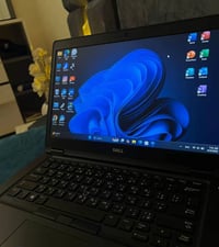 Dell Precision 7520 • Core i7 HQ • رام 16GB