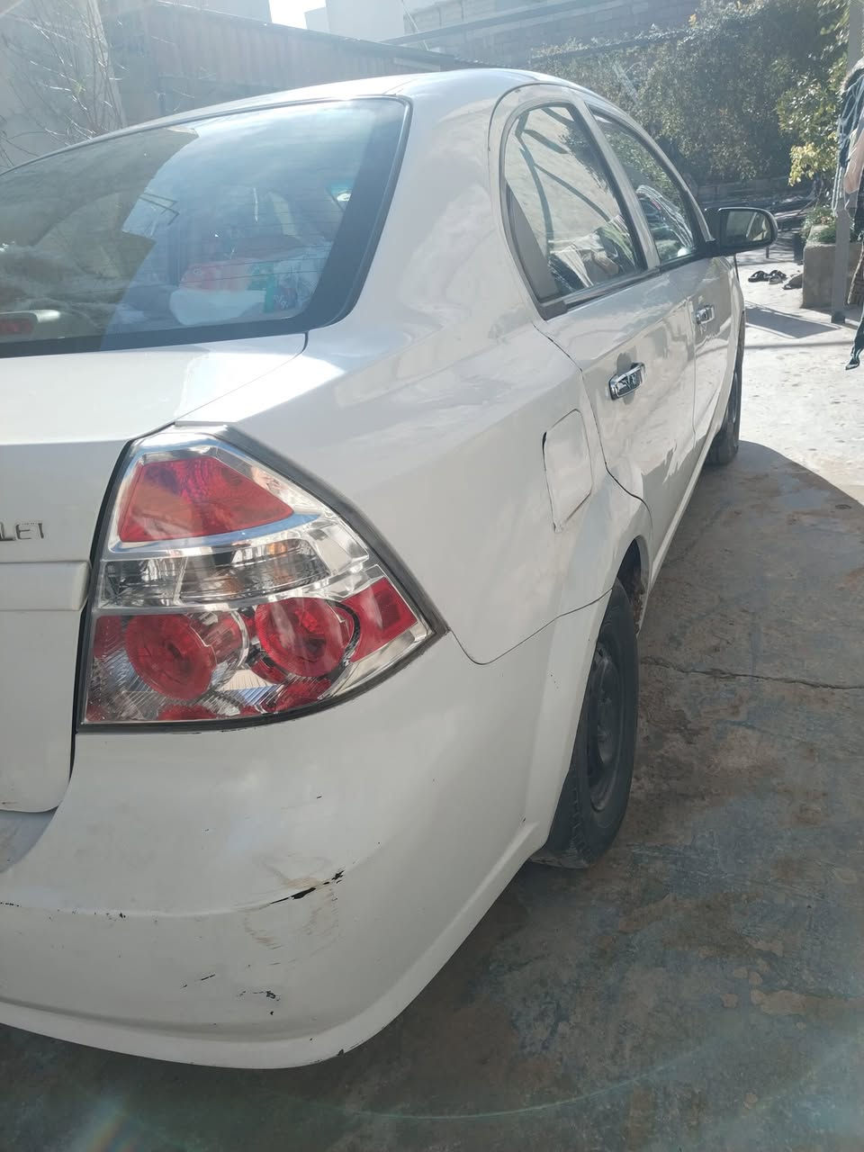 افيو موديل ٢٠١١، ٤ قطعه سبغن بي داخلي سعر 65$ 280000 غرامه    ***********
