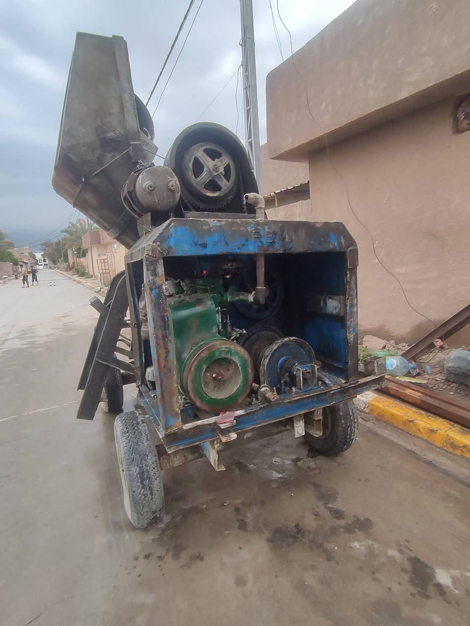 خباطه هيه وغراضه كامل وشفل كوماتسو حجم 40 وسياره افيكو   للاستفسار اتصل***********
