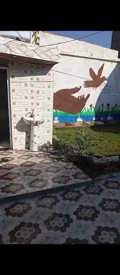 السلام عليكم
دار مرقم بالبلديه قرب مجمع عمر الراوي مساحته 260 متر غرفتين وصاله وأستقبال ومطبخ وصحيات وحديقه وكراج معروض بسعر 75 مليون بيه مجال الاستفسار والاتصال على الأرقام ***********
