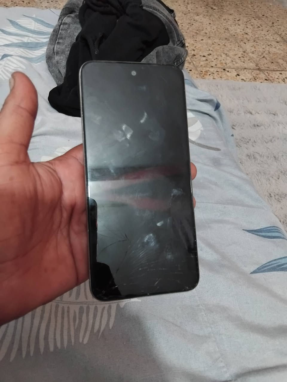 السلام عليكم جهاز انفنكس هوت 50i ذاكره 256 معالج هيلو G81 اصدار 14 بيه فطر بلازمه ما مآثر على الشاشه مراوس فقط مكان بغداد مدينه الصدر ***********
