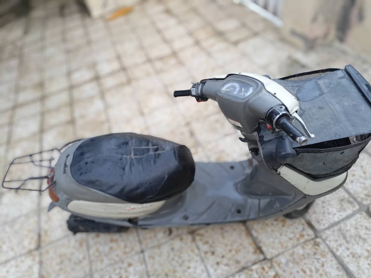 دراجه منغولي كلشي شغال بيها اشاير و هورن و لايت بس سلف ماتشتغل شاصي مكفول  بيع او مراوس بذبانه بطه  مكاني كربلاء حي العسكري
***********
