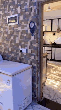 السلامُ عليكُم بيت ركن زراعي في بغداد في منطقة اسوار يبعُد البيت عن الشارع العام 90 متر (خامس بيت عن الشارع العام)
المنطقة فيها خدمات كاملة وتم نصب ارصفة ماعدى تبليط الشارع"
للبيع "
مميزات البيت :
مساحة 260 متر 20 متر عرض و النزال 13 متر  يشمل من الخارج على گراج يسع سيارتين و حمام تواليت غربي ترميم جديد و حديقة 60 متر
و البيت طابقين
الطابق الأول :  غرفة الضيوف ابعادها  (5 متر عرض و 6 متر طول)
 صالة تجمَع غُرف البيت وفيها الدرج للطابق الثاني و حمام تواليت غربي ترميم جديد  ابعادها ( 7 متر طول و 4 متر عرض) 
و غرفتين ومطبخ
الغرفة الاولى : 4 متر عرض و 5 متر طول 
والغرفة الثانيه : 3 متر عرض و 4 متر عرض 
المطبخ : 4 متر عرض و 4 متر طول 
الطابق الثاني : غُرفتين وصالة
الغرفة الأولى : 4 متر عرض و 5 متر طول
و الغرفة الثانيه : 4 متر عرض و 4 متر طول 
و سطحين الاول والثاني (شتايگر) 
سعر البيت 170 مليون 
رقم الهاتف للاستفسار  : ***********
