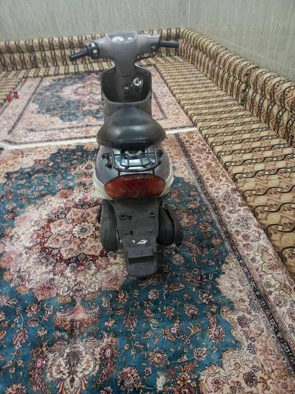 سلام عليكم دراجه بيجي للبيع دراجه حلوه ونظيفه مامفتوحه شرط كلشي شغال قفل جنطه قفل ستيرن اربع اشاير يشتغلن كلشي شغال سلف هندر سعره 750 مكاني سماوه *********** واتساب
