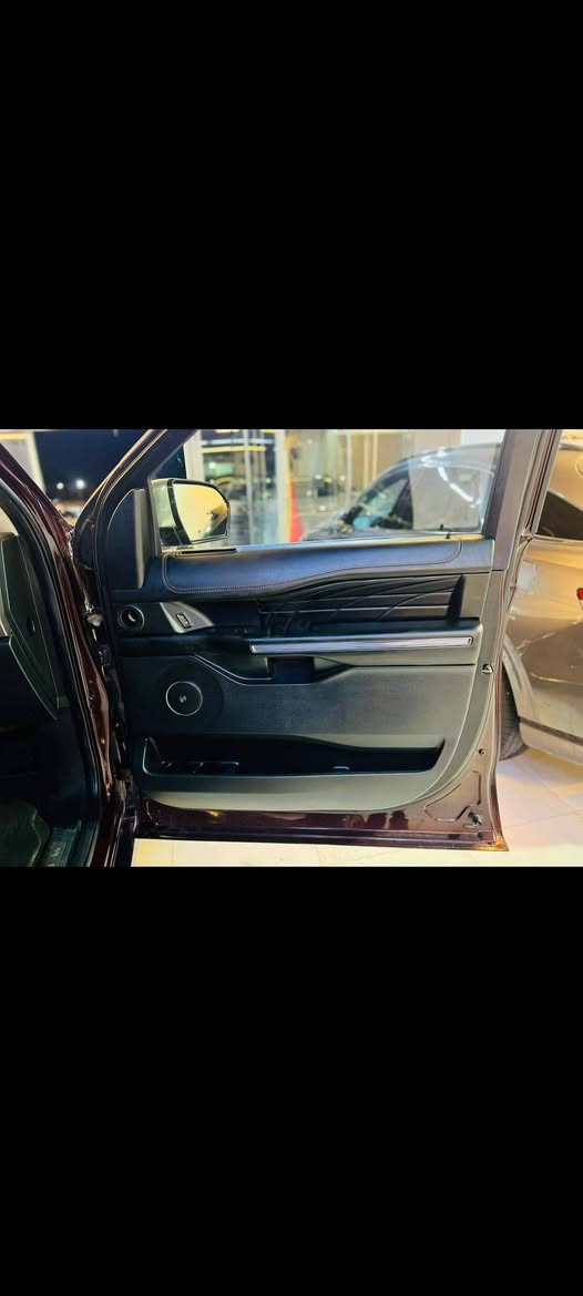 سلام عليكم
للبيع او المراوس حسب القناعه 
فورد اكسبيديشن بلاتينيوم
فول 1/1
موديل 2020 وارد امريكي محرك 6سلندر حجم 3500 تو تيربو
مرقمه بغداد بأسمي ماشيه 16 آلف  ميل
حادث تبديل چاملغ وبنيد
اللون كرزي
السعر 275$
للتواصل وطلب صور الحادث الاتصال وات ساب ***********
السياره موجوده بالديوانيه
