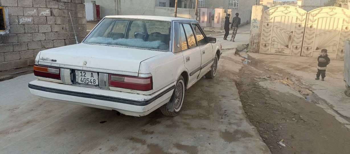 سلام عليكم
سوبر 85 للبيع رقم جديد اجنبي 
كير محرك بلادي شرط سيارة حلوه مال بيت 
داخل نضيف بدون كابون شرط التحويل ويتسجل 
السعر 33 وبيها مجال مكان موصل بادوش للاستفسار ***********
