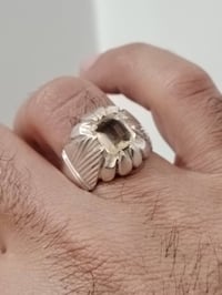 خاتم من حجر السترين الأفريقي الطبيعي صياغه ثقيلة وجميلة فضه عيار ٩٢٥ م...