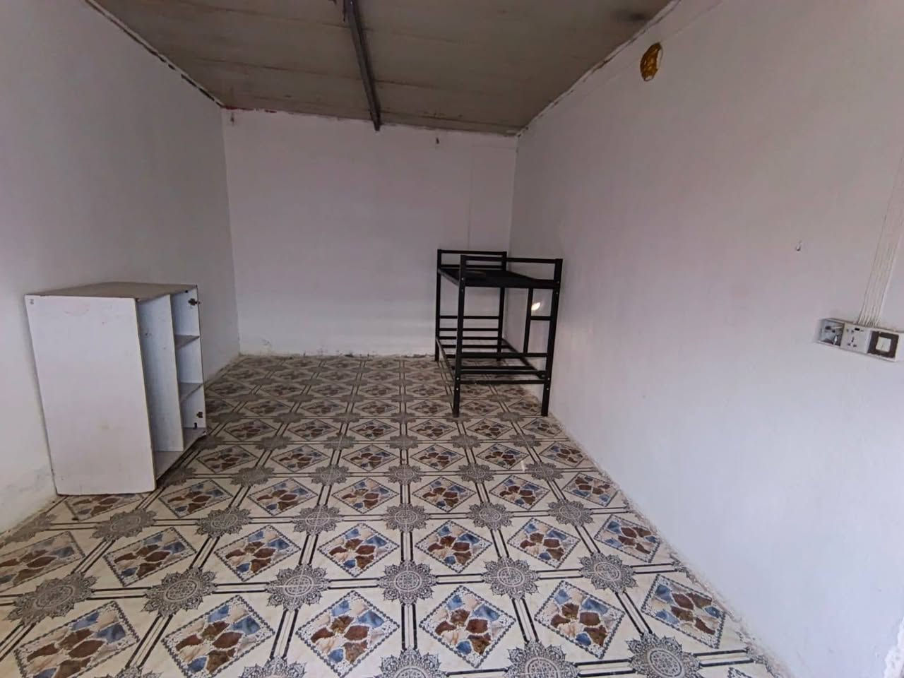 السلام عليكم
بيت تجاوز للبيع مساحه 90 متر واجهه 6 نزال 15
العنوان عمارات سعيده للاستفسار الاتصال
***********
