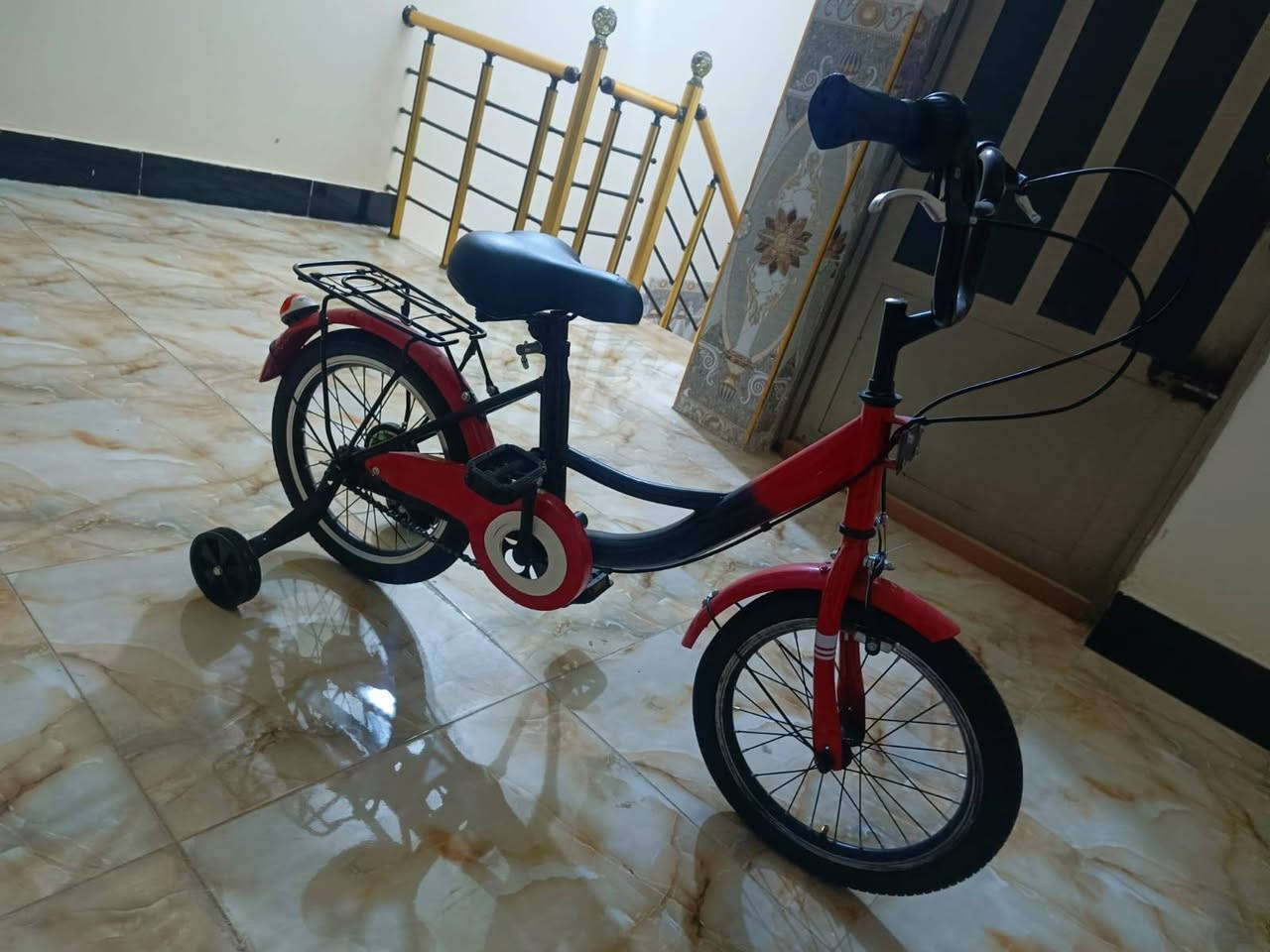 غراض للبيع
المبرده استخدام شهر السعر 225
الاوفن كهربائي  ممستخدم  السعر 60
بايسكل اطفال من عمر 5 الى عمر 7 السعر 60
سياره شحن اطفال من عمر 5 الى6 السعر 125
السيارة نقصه ايسي شحن 
تواصل خاص او اتصال ع الرقم ***********
