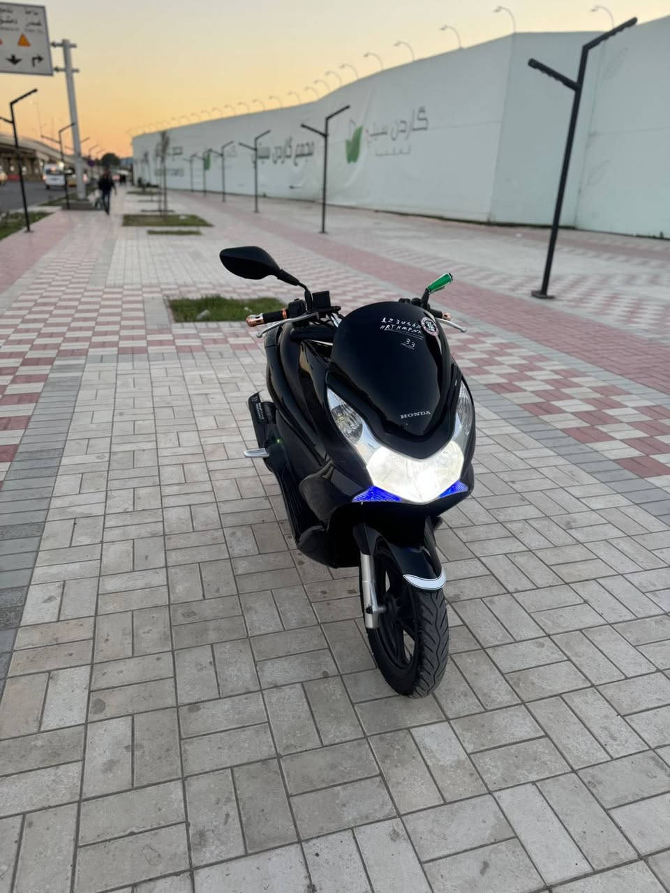 للبيع دراجه pcx ياباني الاصلي  مكينه 150نوزل خطين ستان كهربائي حساس ازدحام دراجه جديده  حساس شلعه معدل خير من الله دراجه تتعب تكول جديده مال جناي  مكان بغداد الكرخ السعر مليون و 250  وبيهه مجال والاستفسار  ***********
