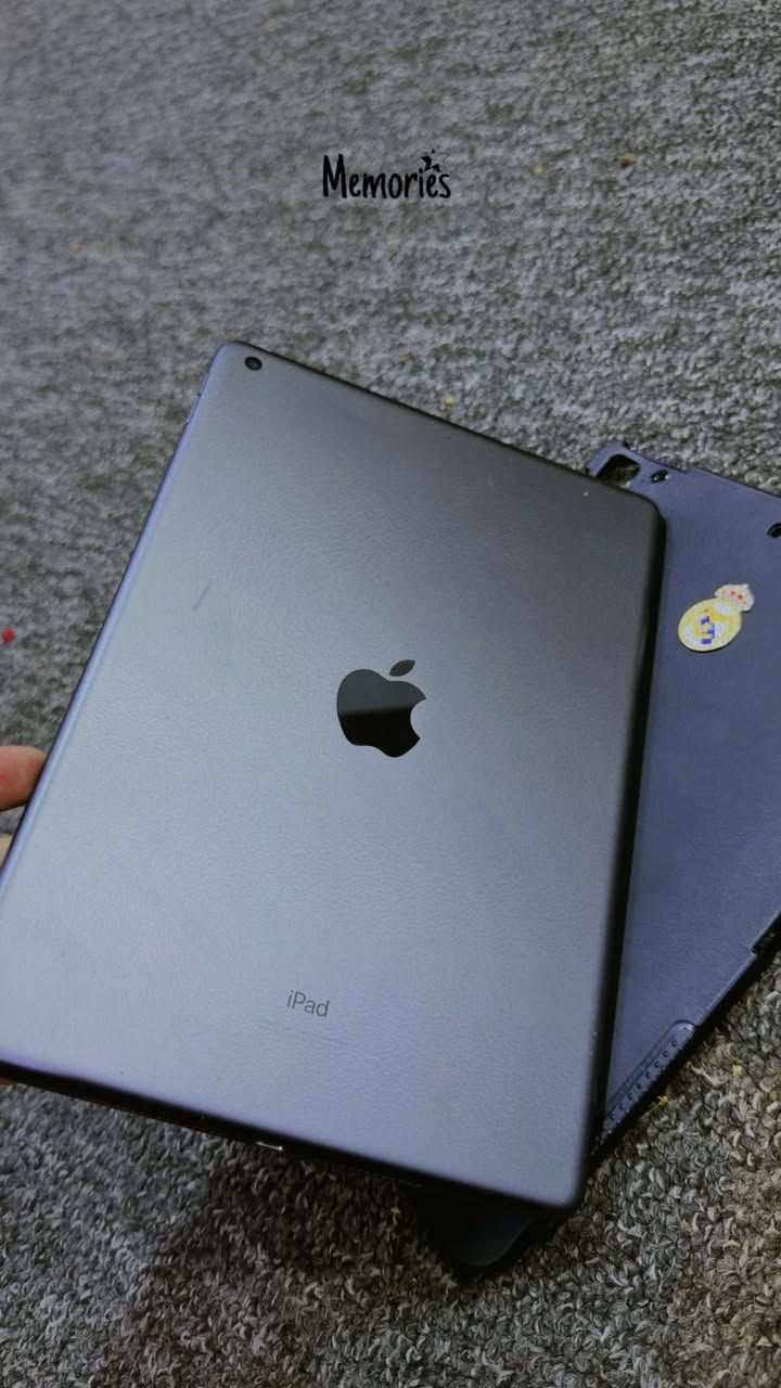 سلام عليكم ايباد 9 هوة وكارتون ذاكرة عمالقه 256 جهاز نضيف 100/100 للبيع او مراوس ***********
