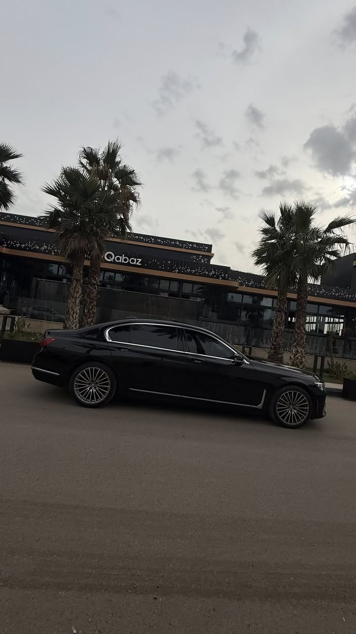 Bmw 740 2022
باب طويل فول مواصفات رقم اربيل 
موافقة جام تضليل 80‎%‎ 
بدون اي نقص صفر مسج 
بيها شبرين صبغ بدون داخل بدون ايرباك 
للاستفسار 
***********
