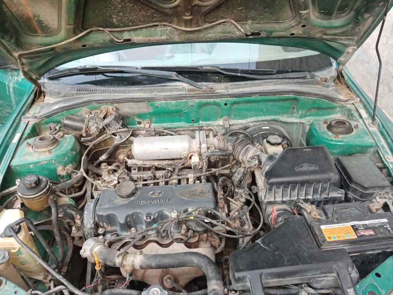 سلام وعليكم اكسنت ٢٠٠٠سياره بلاديه بدون صبغ ولاتبديل مكفولة من ضربه عده الجاملغ الأمامي طخه بسيطه جدا مكينه وكير حاويه تبريد جديد تخم تاير غرفه جديده السعر ٥٠وبيها مجال حك الجيه هزه ورقم جديد, ***********
