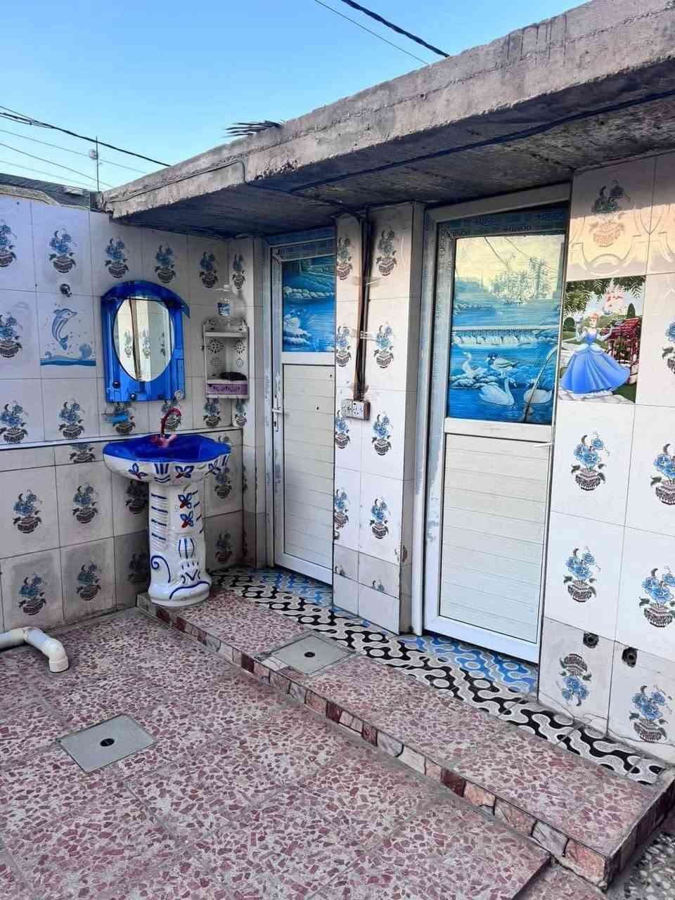 دار سكن طابو صرف مساحه 250 متر بناء حديث 
بناء طابوگ طابقين 4غرف نوم هول مطبخ استقبال 
مجمعات صحيه كراج سياره خدمات كامله 
مي كهرباء مدارس موقع ابو غرق حي الحسين 
قريب من شارع حله كربلاء مقابل مجمع ارض بابل السكني 
الأستفسار الأتصال 
***********

‭0781 295 5129‬

#الدار_المعموره_للعقار 

ملاحظه // من لديه عقار ويرغب بالبيع مراسلت الصفحه او الاتصال
