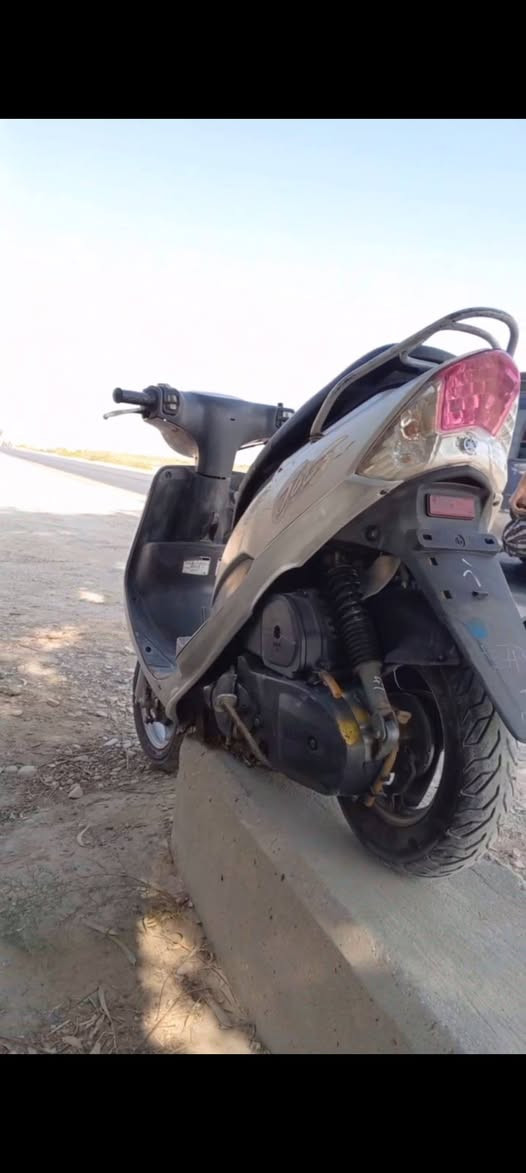 سلام عليكم دراجه ماكس منغولي للبيع دراجه ما مفتوحه على وضع شركه دراجه بلاديه شراي يدخل خاص او يتصل على رقم ***********
