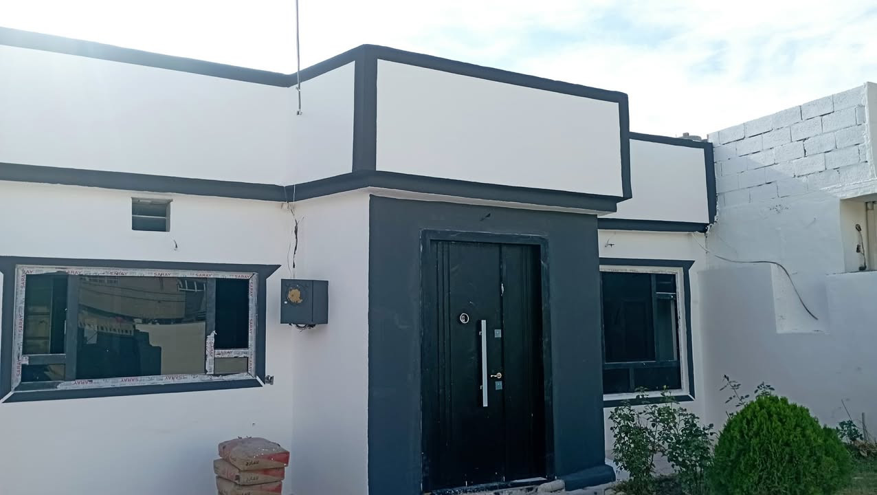 سه رتا به ناوى خواى گه وره و ميهربان سلاو كريارانى خوشه ويست ئه م خانومان لايه بوفروشتن مساحه 200متركامل خدمات و فول مواصفات پيكهاتوه له دووژورنوستن+هول و متبغ تيكه لأو +مشته ملأت+هديقه +گراج سياره عنوان كركوك بنجاعلى نزيك مصته و سفه كه+ياخود نزيك جامع رسول+هه روهانزيك مكتب و بازاره كه يه بوزانينى زياترپه يوندى بكن به م ژمارانه ى لأى خواره وه ***********
***********نوسينگه ى زه نگه نه
