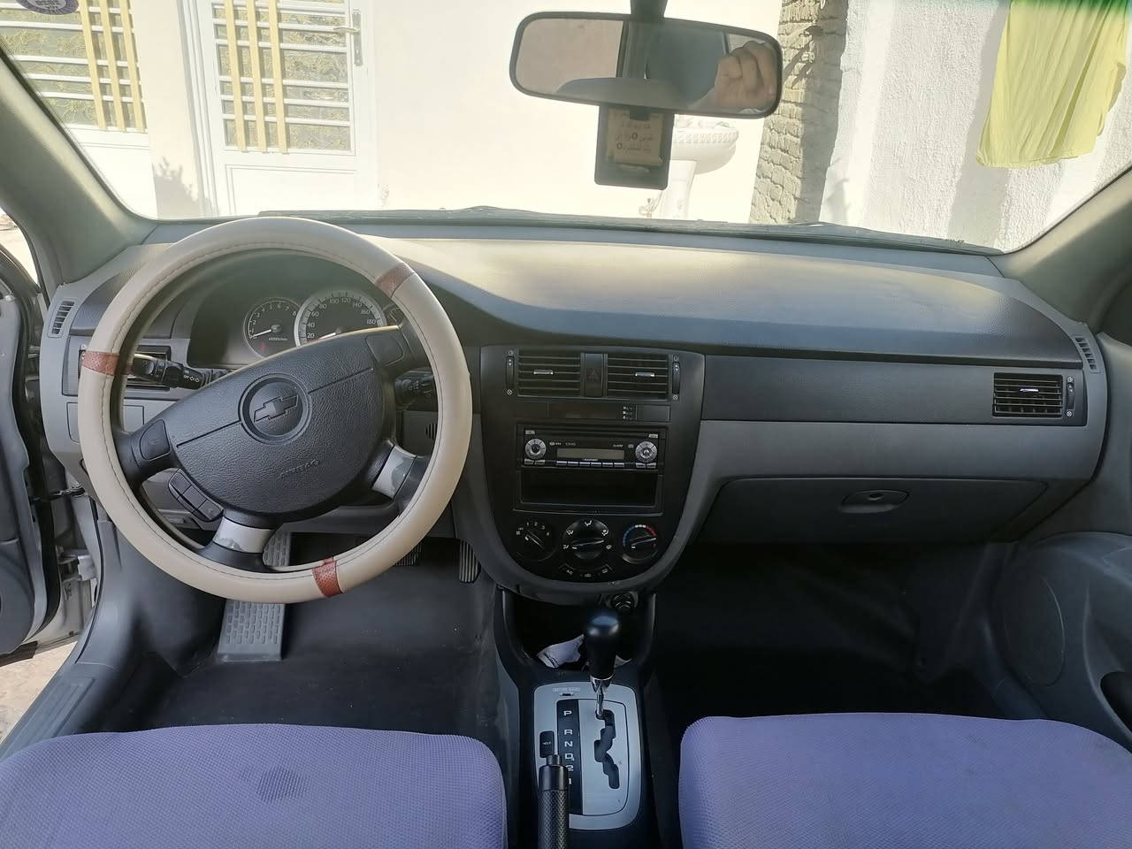 اوبترا للبيع مديل ٢٠١١
حادثها جنطة وجاملغ خلفي وبيها طخات تتعدل بارد وبيها تكمة جهة اليمنة عل حار تتعدل سيارة تدفئة وتبريد خير من الله كير ومحرك مكفولات
تخم تايرات جديده
داخلها جلد 
سعرها ٨٥
***********
