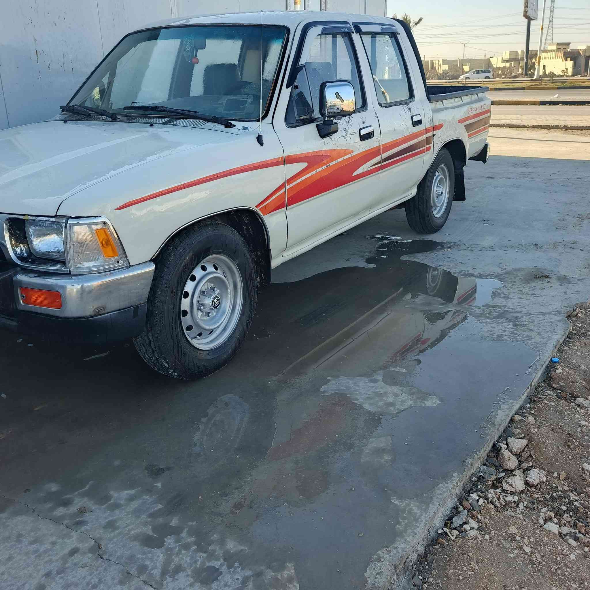 السلام عليكم سياره  بيكم تيوته مديل 92 رقم مثنى سنويه جديده ل27 مكفوله كفالة عامه من عدا رشات صبغ جماليه محرك كرو سيده مامفتوح كير حداديه تخم تاير واكسن وشاصي مكفولات كفالة عامه السعر 55 وبيها مجال بسيط العنوان السماوه الرقم الهاتف ***********
