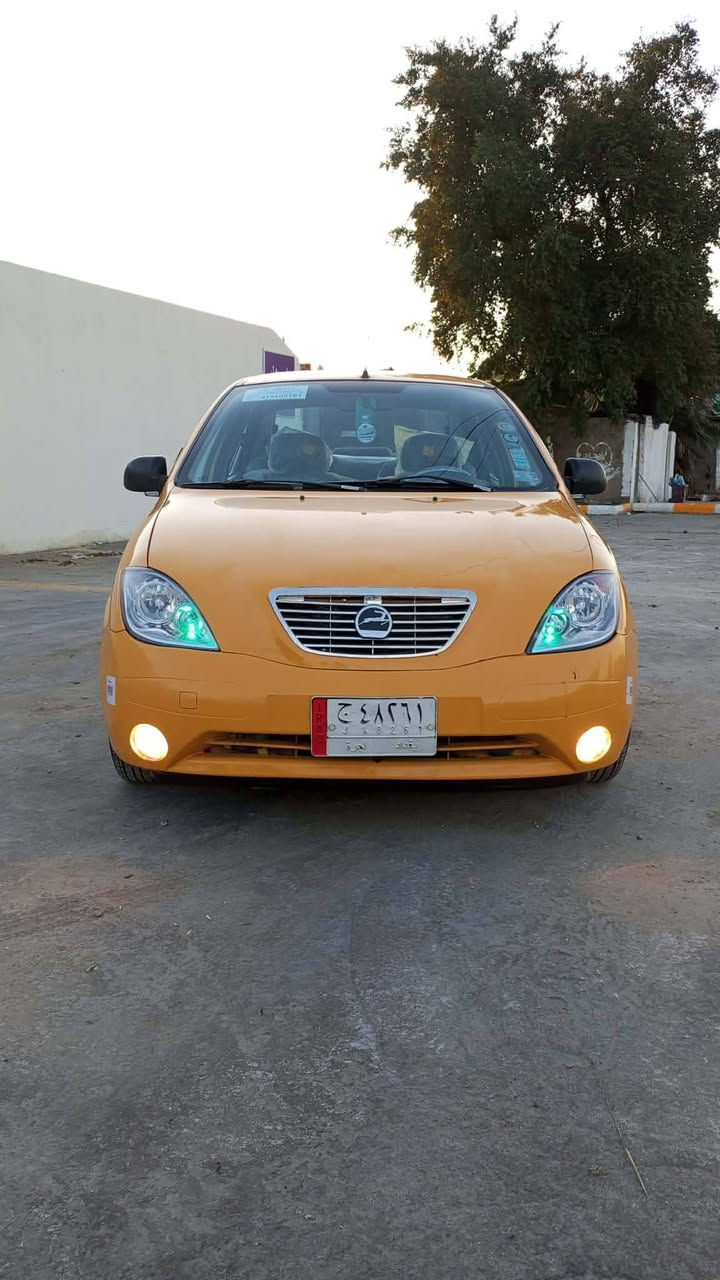 السلام عليكم
طيبه موديل 2015 سيارة بلاديه بيها بس البنيد جارد و مبخوخ حداديه جديده سنويه 27 تبريد شغال شواصيها بلاديه تخم تاير جديد و تخم ويل غرفتها مدوشمه هيئه غرامات مصفره 
العنوان / البلديات
الاستفسار / ***********
