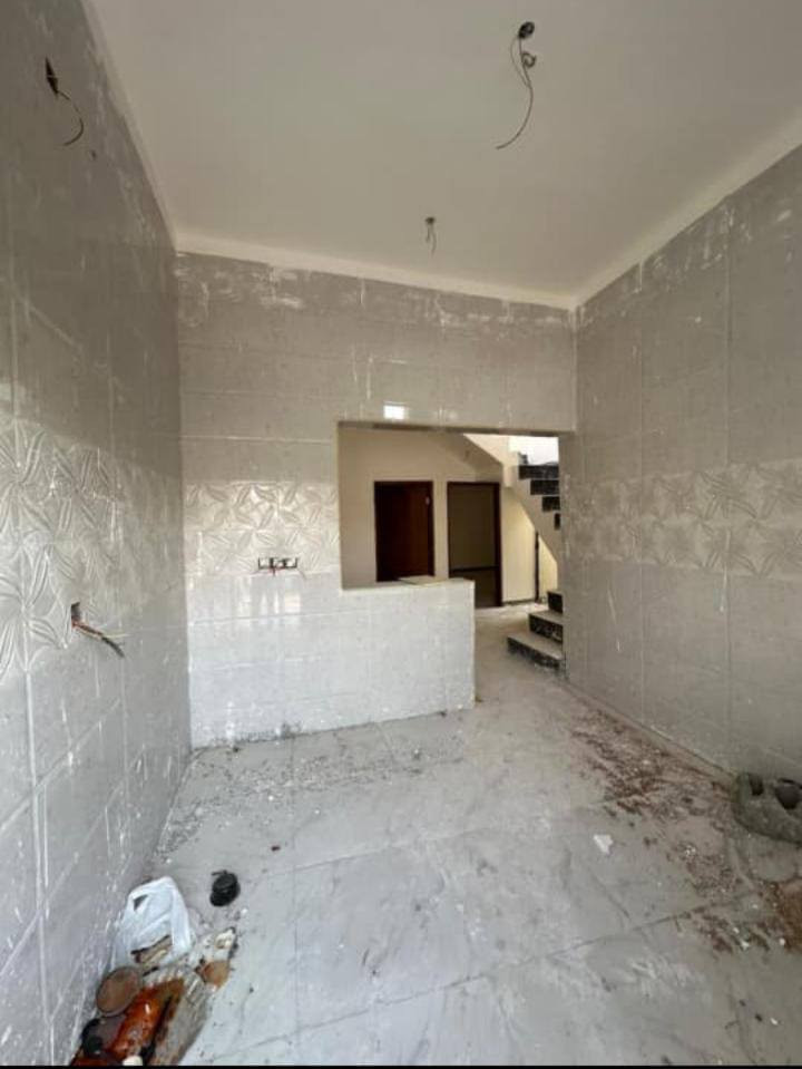 السلام عليكم ورحمة الله وبركاته
عيدكم مبارك اعاده الله عليكم باليمن والبركات 

بيتين للبيع مساحه البيت الواحد 100 متر السعر 53 مليون الموقع الجزيره الفيروزيه متوفر خدمات والبناء حديث والبيت تشطيب  

طابو زراعي سند 25 

***********
