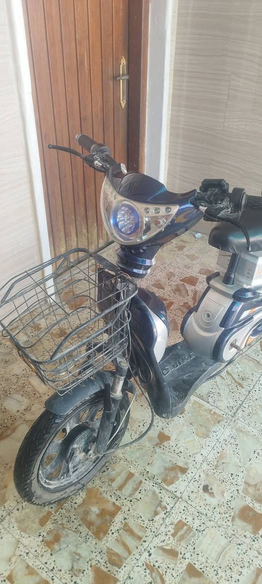 سلام عليكم دراجه شحن سرعه 60بطارياتهه تعبانه رايدهه 125مكاني بغداد ***********
