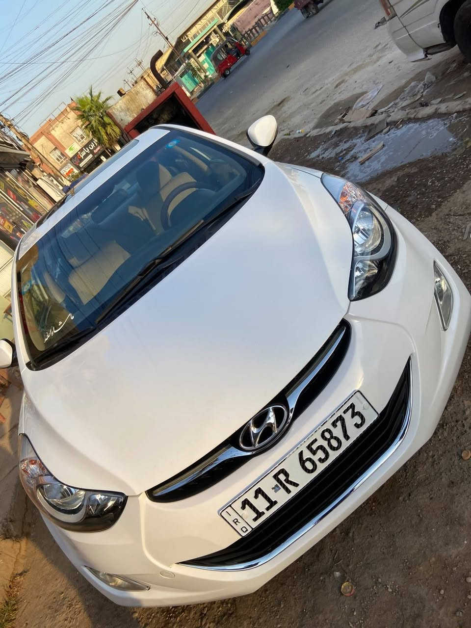 السلام عليكم ELANTRA  موديل 2014 
فول مواصفات 1/1 خليجي 
محرك 2000 دوش كير محرك خير من الله السيارة تخم تاير منضومة مي صالي يومين شادهن شرط التاير انتاج 26 وراديترات جدد تبريد ثلج شرط ❄️
ماشية 116 km شرط ب120 دك جرس 🔔 ممشى بلادي صدر امامي نفض كلة جديد تخم اذاين جدد ومشط ستيرن جديد دواخلها بلادية حت الكاعية بعدها كاربت ممدوشمة منضومة زنون شادلها بيها ضمان سنة 
مكاني : بغداد حي اور 
رقمي : *********** 
ملاحضات : مكفولة من ضربة وتبديل وصبغ عدا تكحيل كارت كد شبر فقط 
السعر : 117 وبيها مجال
