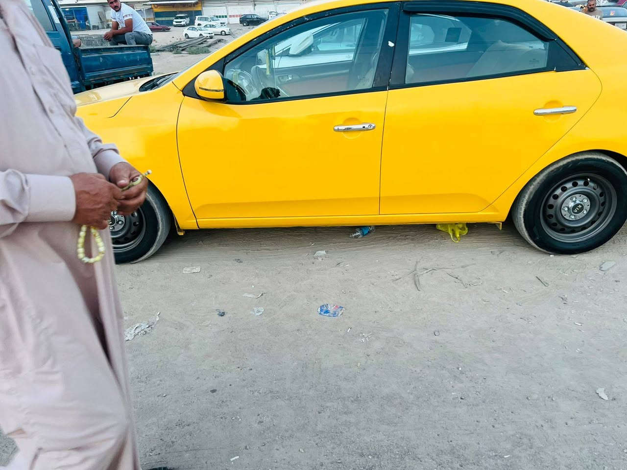 كيا فورتي 13 فول مواصفات لمتد واحد عل واحد رقم بغداد احدثها خشم جاملغ وخشم البنيد بدون دواخل ليبل واحد كير ومكينه شرط الفحص مكاني بغداد مدوشمه ارضيه وسقف وسفاريات وكشن مخمل *********** سعرها 92وبيها مجال
