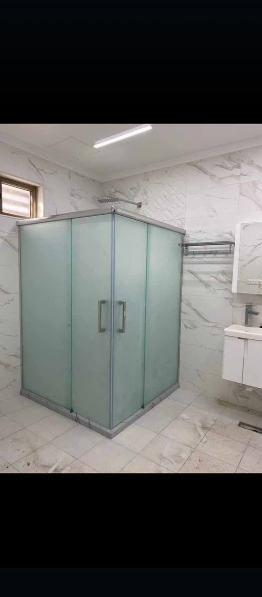 رولكس لأعمال الألمنيوم والزجاج+شاورات حمام زجاج 10ملم مقسى أحدث التصاميم الحديثة ✅ 

للاستفسار واتساب ***********📞
