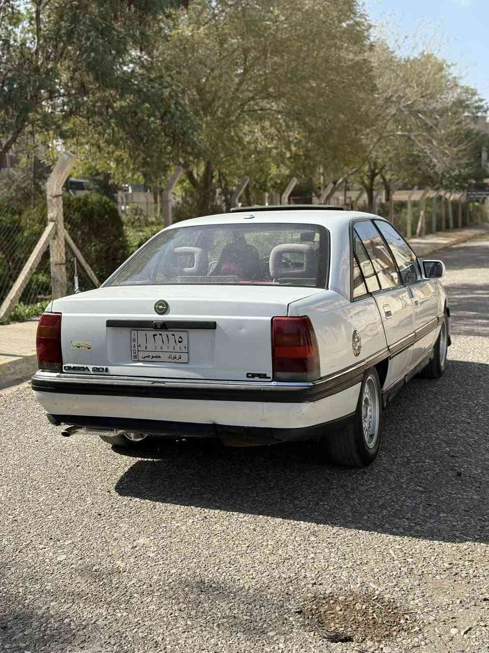 اوبل اوميكا موديل 1993 كير عادي محرك 20 سقف سلايت سنويه مشروع وطني لحد 2028 سياره كل شي بي شغال مال جناي سعر 30 بي مجال  مكاني كركوك ***********
