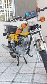 للبيع نامه شبه اصلي  دراجه نضيفه وحلوه مكينه بس تفيلس  دراجه سكنر سكنر...