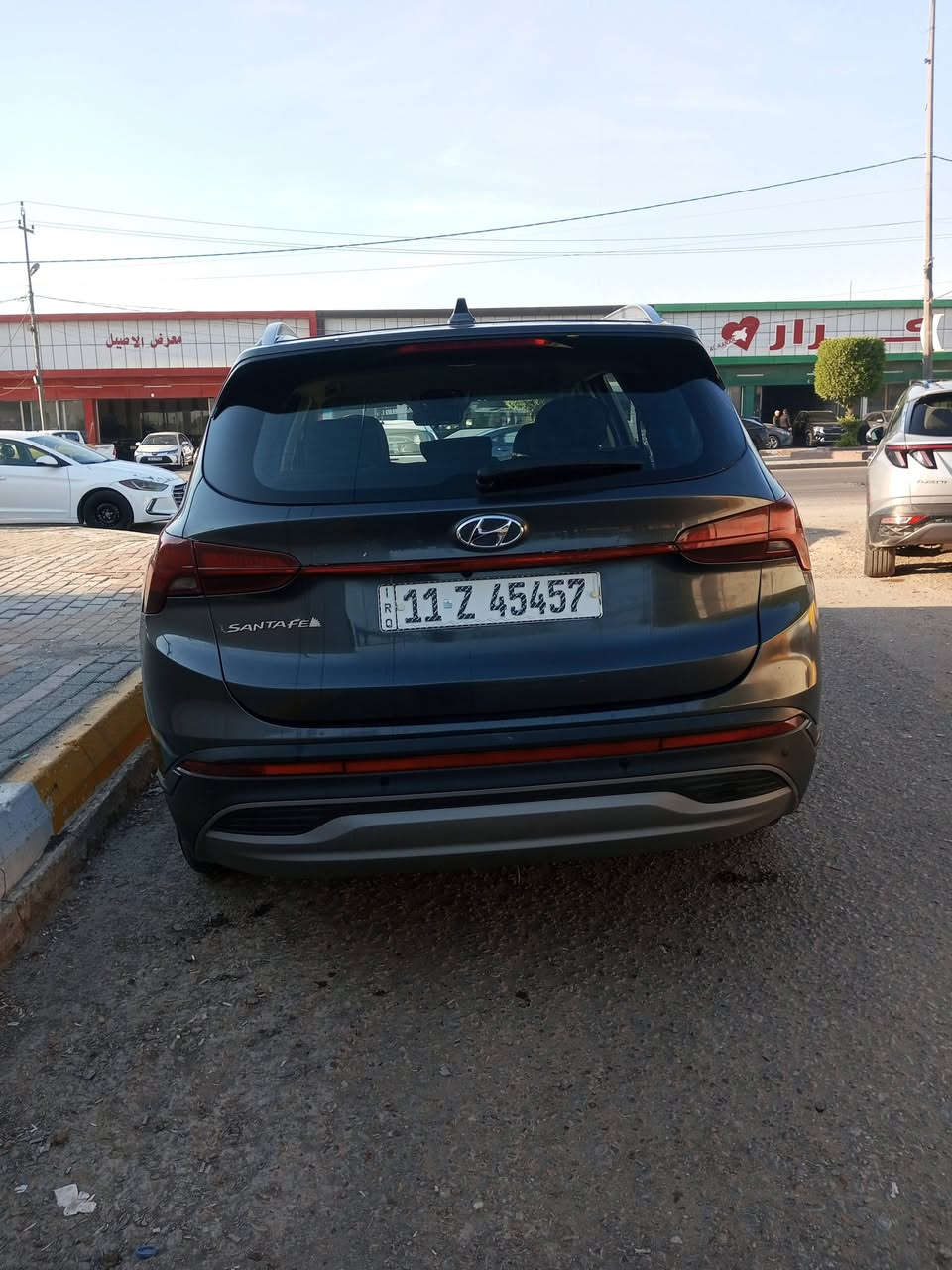 السلام عليكم البيع سنتافيه وأرد مريكي حادثها بجم وتصليج  بل جاملغ خلفي مديل 2023 
فول مواصفات عدة فتحه 
سيارة جاهزة رقم بغداد مرقمها حلو 
تحول ثاني يوام ابيع مستعجل 135 
مكان سيارة بغداد 
رقم تليفون ***********
