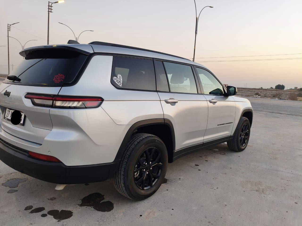 سلام عليكم
من رخصة الادمن 

جيب كراند شيروكي موديل 2024

الضرر: جاملغ وبنيد بدون دواخل والراديتر ومروحة بلادي 

📞 للاستفسار: ***********
🔷 المواصفات:
⚙️ المحرك: V6 سعة 3600
📏 العداد: 7000 ميل
🚗 رقم: ذي قار 
📝 وكالة أو شرط تحويل باسمك
✨ الإضافات والمواصفات المميزة:
تشغيل سيارة بصمة
فتحة سقف 
صندوق كهرباء
تشغيل عن بعد
رادار أمامي + مانع تصادم
مانع تصادم خلفي
شاحن موبايل وايرلس
شاشة لمس مع كاميرا دوارة
نظام خرائط (GPS)
كير شفتات بالستيرين
مصابيح أمامية وخلفية LED
مقعد السائق كهربائي
دواخل جلد
مقاعد منفصله vip (7 راكب)
بلوتوث + محدد سرعة (Cruise Control)
حساسات خلفية

السعر: 295 ورقة 💸
