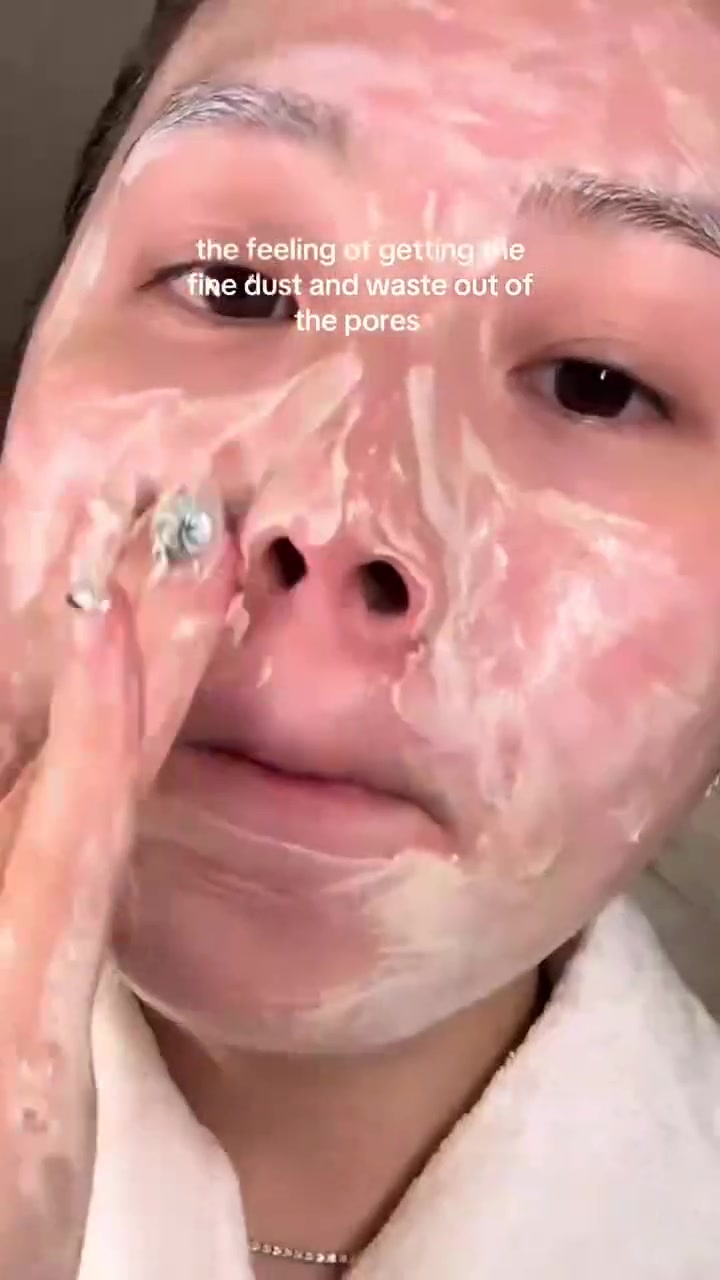 SKIN1004 Centella Ampoule Foam - 20ml | سكين 1004 
غسول رغوي بالسينتيلا - 20 مل 🦋 😐
غسول رغوي غني يزيل المكياج والشوائب بفعالية دون تجريد البشرة من زيوتها الطبيعية قوة تنظيف متقدمة تزيل 92.69% من الغبار  شوائب في المسام ليزيلها بفعالية عوامل تنظيف مشتقة من جوز الهند تنظف البشرة بلطف وترطبها.
يحتوي على السنتيلا الذي يهدئ البشرة ويوازنها.قوامه معجون كريمي طبيعي بلون بني فاتح يتحول إلى رغوة غنية وناعمة تلتصق بالبشرة لتوفير تنظيف عميق دون التسبب في تهيج أو جفاف البشرة.
مناسب لـ جميع انواع البشـرة حتى الحساسة. 

يتوفر توصيل لجميع محافظات العراق 💜
#العراق #اكسبلور #صور #محافظات #كوزمتك #مجتمعات


**إذا كنت صاحب هذا الإعلان وتريد حذفه لأي سبب، رجاءا أرسل رسالة إلى الدعم الفني**