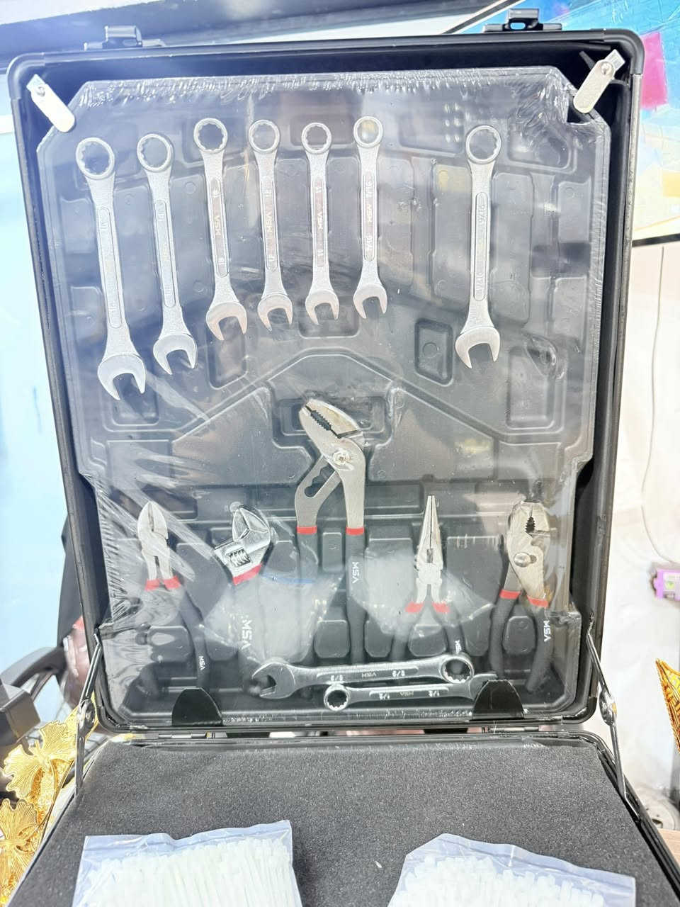 توفر لدى مجمع الدخوين عده اصلي  متكونه من 116 قطعه اوربي باله 
بسعر عرض خاص 55000الف فقط 
العنوان حديثه السبحاني قرب الجامع الكبير على السايدين مجاور كاهي وكيمر 
للاستفسار 
***********
