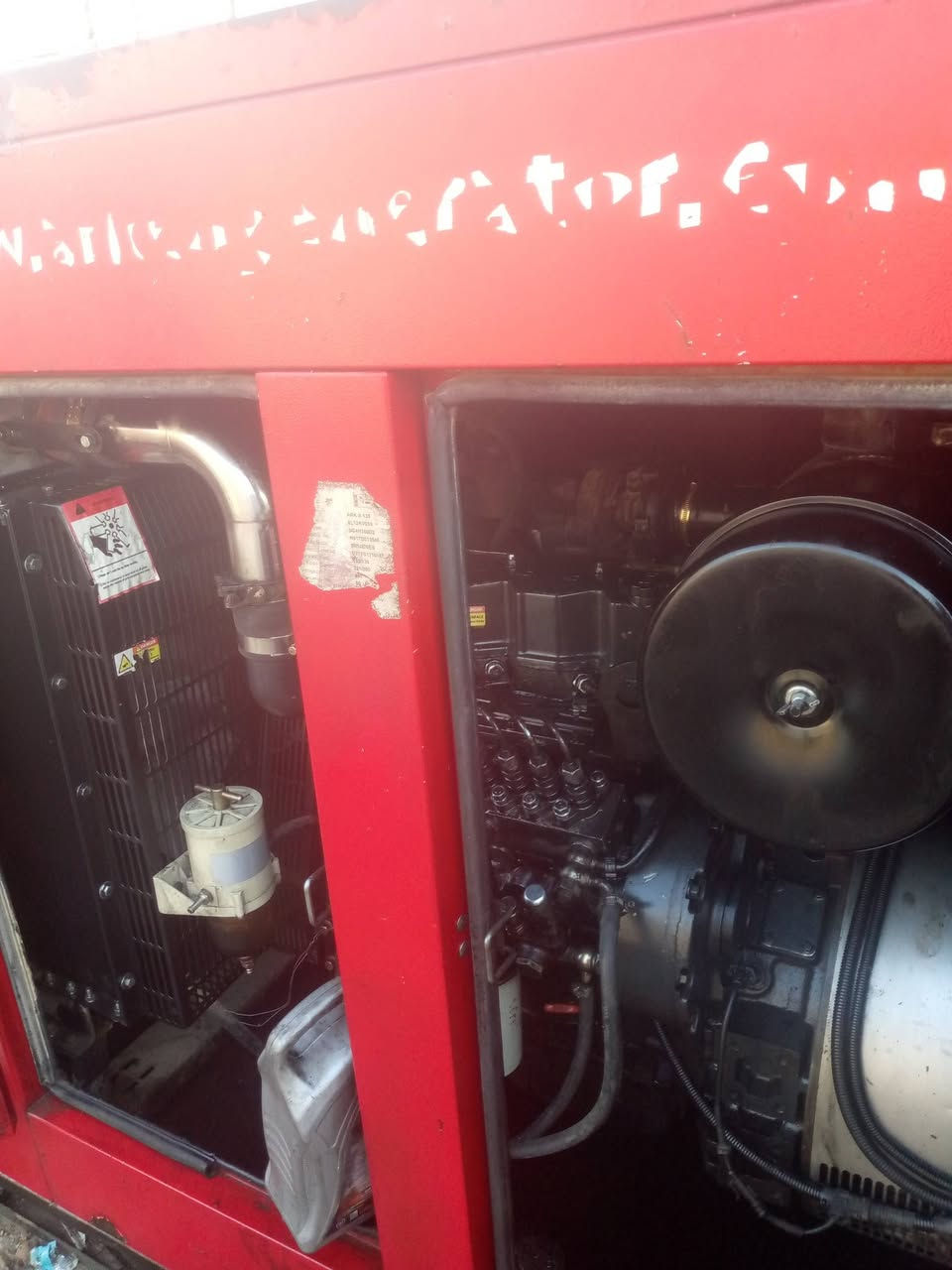 مولد كاتم للبيع نظافه فول لاتنقيص ولاتبخير كمنز ١٦٣كفي ضمان العمل
***********
