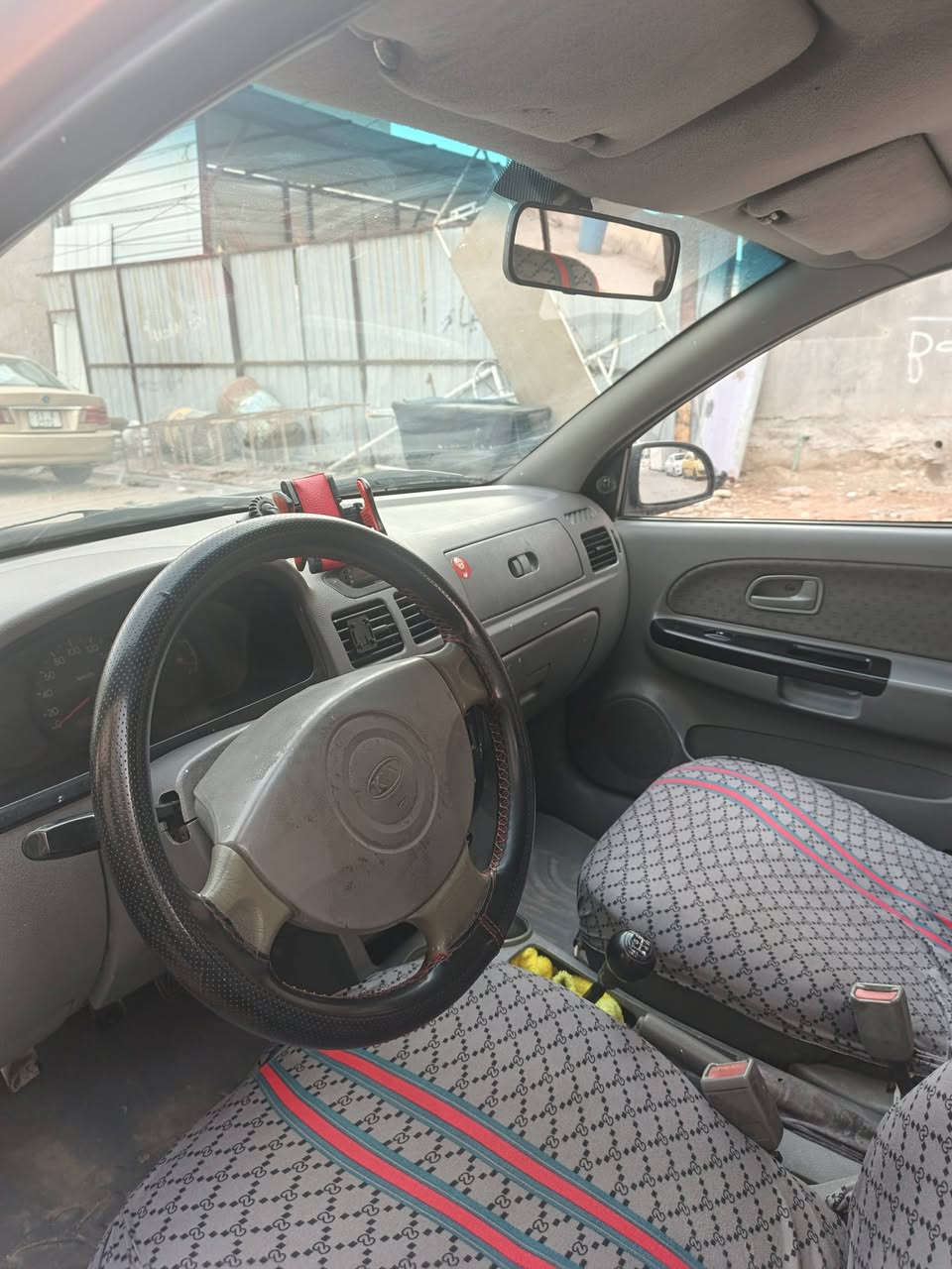 ك
كيه ريو ٢٠٠٤ رقم انكليزي هزه جديده المكينه سابقا مفتوحه بس كلش ناعمه تبريد كهربائيات جاهزه تايرات امامي جديده كير عادي السعر ٣٧ وبيه مجال ***********
