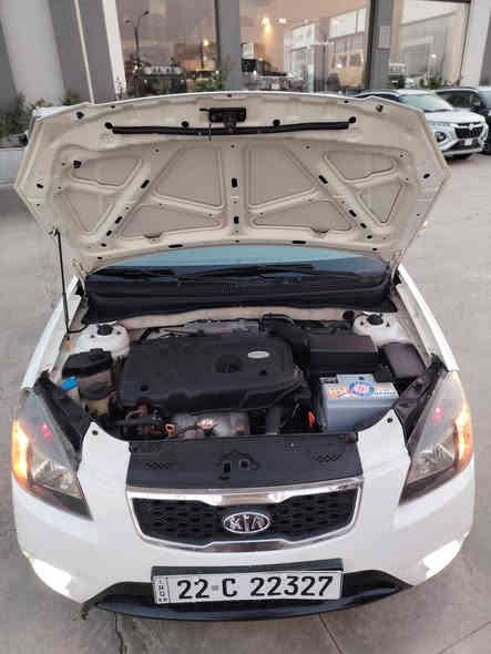 للبيع كيا ريو موديل 2011 رقم أربيل وسنويه 2026 شرط تحويل كابون بانزين محرك حجم 16 كير توماتيك جامات كهرب تبريد شغال طخم أمامي خلفي جديد سياره جاهزه صبغ نص باب أمامي شرط بدون داخل السعر (108) وبيها مجال رقم الهاتف(***********)

