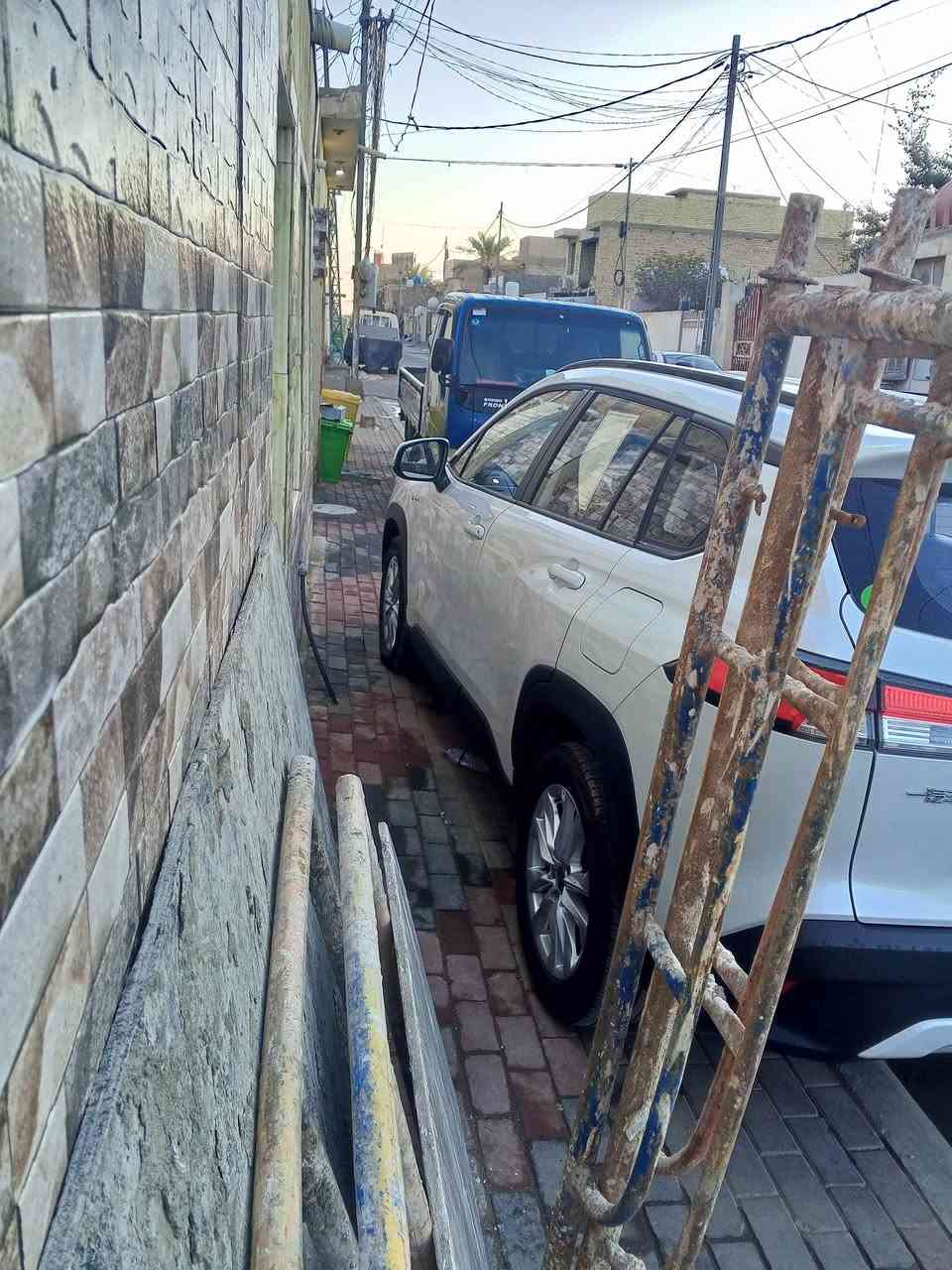 سلام عليكم كروس موديل 25رقم بغداد فتحه حمالات لايت زينون داخل مخمل سايد بريك كهربائي ماشيه 7300كفاله عامه السعر26250وبيه مجال بسيط***********مكاني كربلاء
